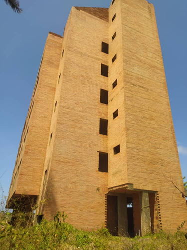 Edificio De 5 Pisos En Construcción. Tucacas Mdominguez