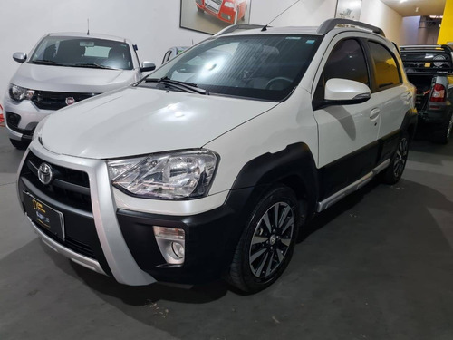 Imagem 2 de 10 de Toyota Etios Cross 1.5 16v Flex 4p Manual