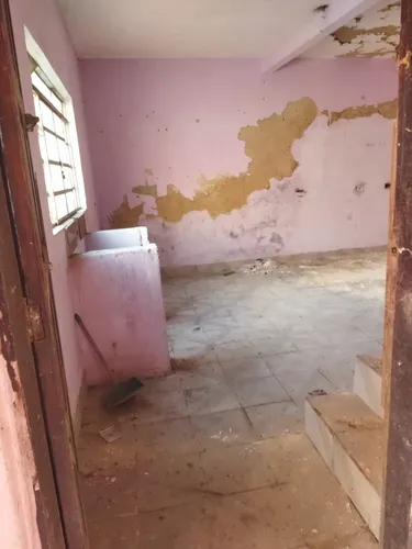 Vendo Terreno Com Casa Antiga A Ser Totalmente Reformada