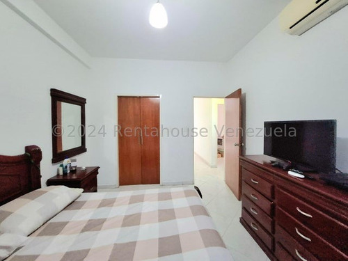 Excelente Apartamento En Venta Urb. San Jacinto, Maracay, Con Planta Electrica, Piso Bajo, 24-28825 Mv