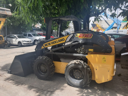 Minicargador Bobcat New Holland L218 Demo