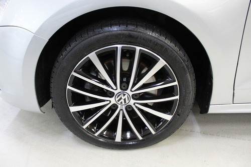 Volkswagen Jetta 2.0 Tsi Highline 211cv Gasolina 4p