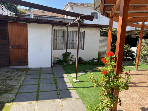 Amplia Casa Con Gran Terreno A La Venta En Ñuñoa