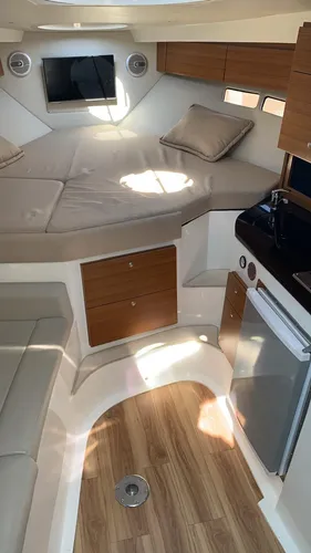 Crucero Quest 325 Con Mercruiser 320hp Td Con 90 Hs