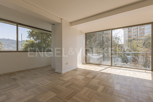 Departamento Remodelado En Calle Vitacura