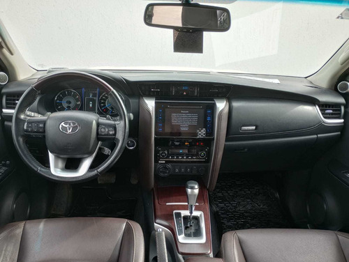 Imagen 3 de 14 de Toyota 2016 Hilux Sw4 Tdi Srx At L/16