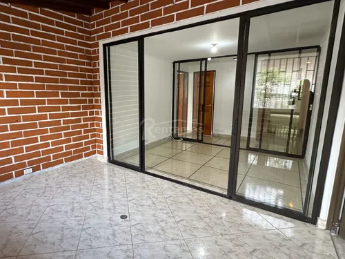 Apartamento En Arriendo En Patio Bonito. Cod A776031
