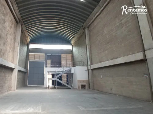Bodega En Arriendo En Ancon San Martin. Cod A11230