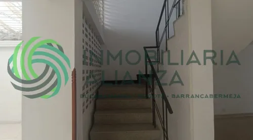 Casa En Venta En La Universidad. Cod V61531