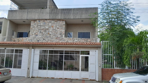 Se Vende Amplia Casa En Naguanagua Quintas Del Norte
