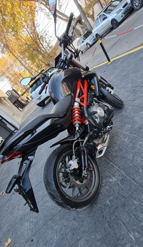 Imagen 4 de 15 de Benelli Tnt300 Con Accesorios Originales