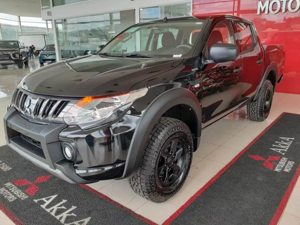 Mitsubishi L200 TRITON 2.4 16V TURBO DIESEL SPORT GLS CD 4P 4X4 AUTOMÁTICO