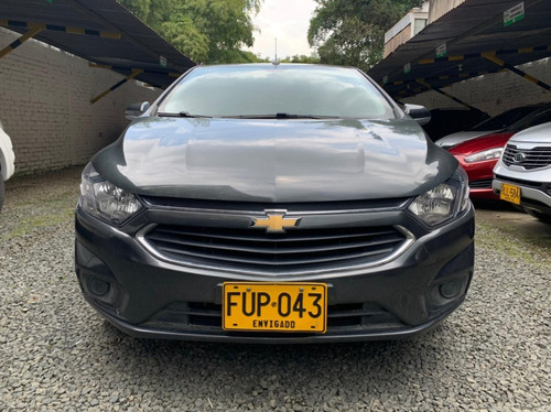 Imagen 2 de 12 de Chevrolet Onix Lt Fe 1.4 2019