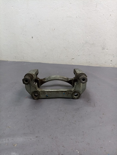 Porta Caliper Delantero Izquierdo Ford Fiesta 1.6 Aut 12/18 (Usado)