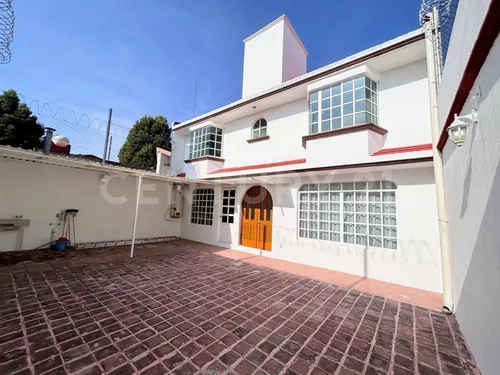 Casa En Venta En Xinántecatl, Metepec, Estado De México