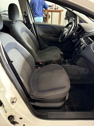 Fiat Punto 1.4 Attractive C/radio Integrada