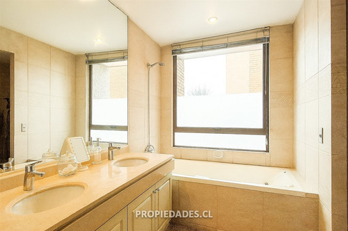 Departamento En Venta De 4 Dorm. En Las Condes
