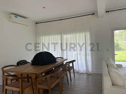 Venta Nueva Casa 4 Amb Con Jardín Y Pileta En Barbarita