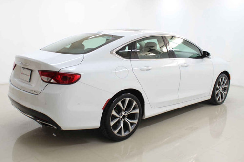 Imagen 5 de 15 de Chrysler 200 2015 4 Cilindros
