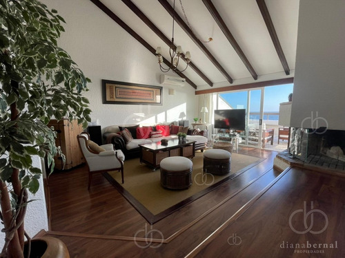 Imagen 4 de 8 de Punta Del Este, Pinares, Primera Línea Con Terraza Al Mar.- Ref: 54722