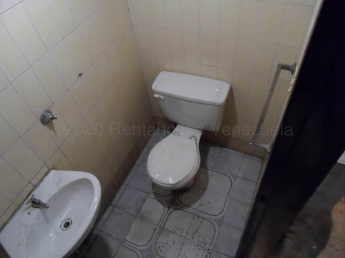 Imagen 5 de 14 de Ramiro E. Ruiz Vende Local En Catia Mls #21-16603