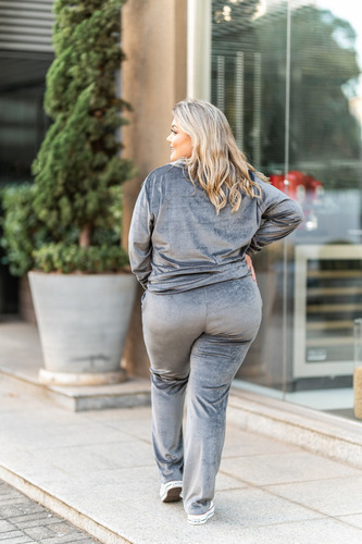 Imagem 2 de 4 de Conjunto Feminino Plush Plus Size Veludo Calça E Blusa Frio