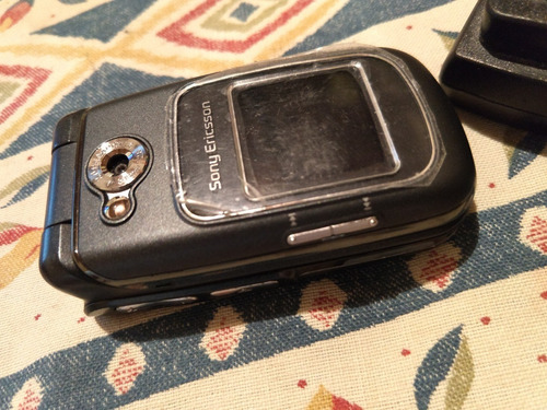 Sonyericsson Z710c Negro Libre Flip Phone. $2299.