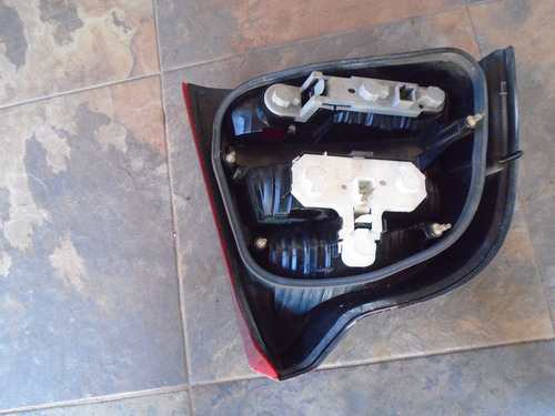 Imagen 3 de 3 de Vendo Lampara Trasera Derecha De Volvo S80, Año 2000