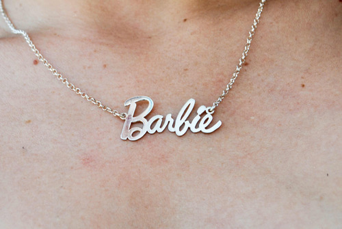 Collar Barbie