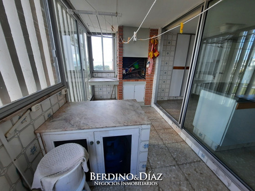 Imagen 9 de 20 de Apartamento Frente Al Mar En Playa Mansa De Punta Del Este- Ref: 1007