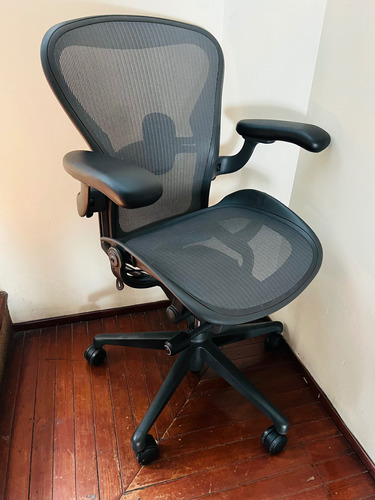 Herman Miller Aeron Talla B Remasterizada 