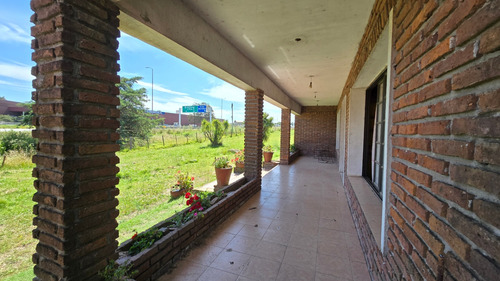 Venta Chacra 4 Dormitorios Colón Con Cochera