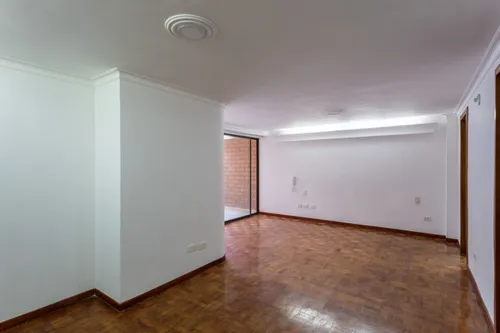 Apartamento En Venta En Conquistadores. Cod V21453