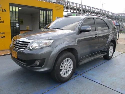 Toyota Fortuner Sr5 4x2 2700cc Mt Aa