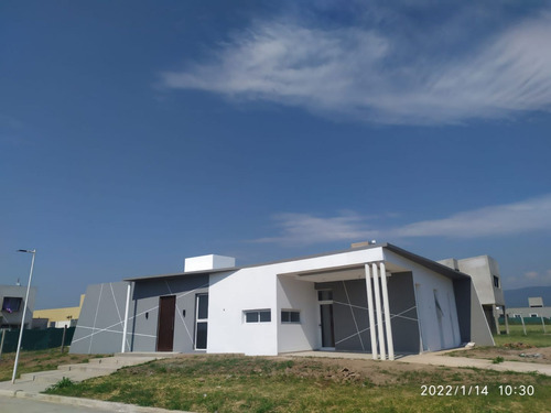 Casa En Venta En Las Quintas 2