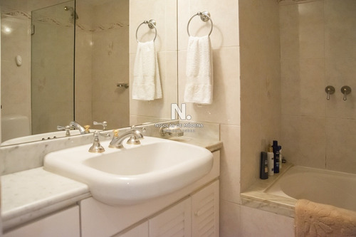 Hermoso Departamento En Venta Con Vista Al Mar, Primera Fila- Ref: 3712