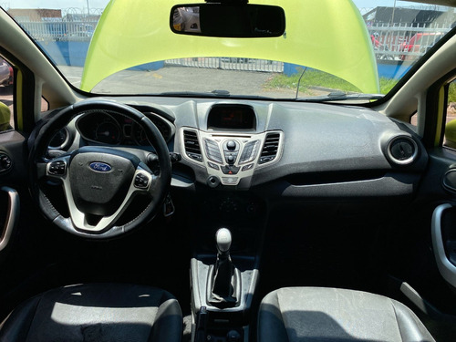 Ford Fiesta 1.6 Hatchback Mecánica