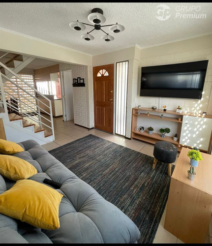 Hermosa Casa En Buin 3d-2b, Con Excelente Ubicación