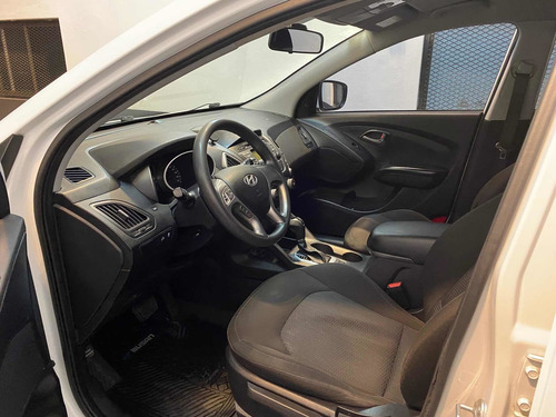 Imagen 15 de 16 de Hyundai Tucson 2014 2.0 Gl 6at 2wd