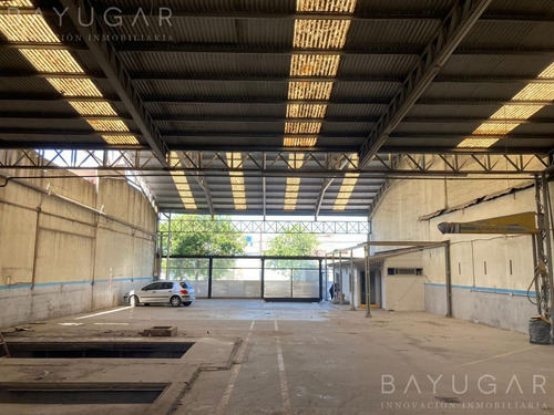 Imagen 4 de 12 de Venta - Importante Local Sobre Av. B.mitre Al 200 - Bayugar Negocios Inmobiliarios