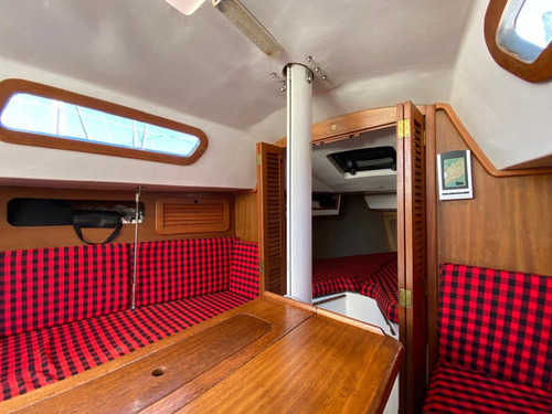 Muy Buen Bora Bora 26 Con Nanni Diesel 15 Hp Línea Eje