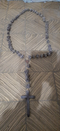 Muy Antiguo Rosario Pared De Semillas De Pino Hembra Leñoso. (Usado)
