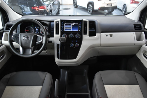 Imagen 8 de 21 de Toyota Hiace Commuter 2.8 Tdi 6at 14a 2022 - Car Cash