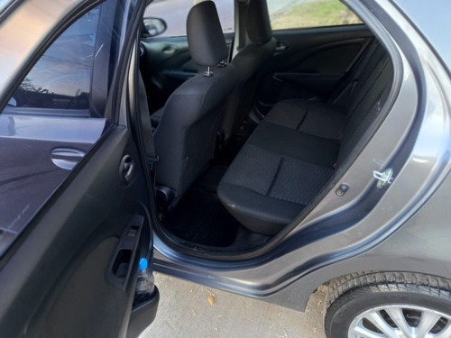 Imagen 13 de 15 de Toyota Etios 2014 1.5 Sedan Xls