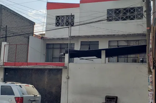 En Oceanía Casa 4 Garajes Jardín, Dos Niveles.