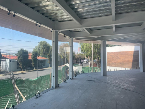 Local En Renta De 350 A 400m2 Nuevo, El Local Se Ubica En Planta Baja En Plaza Comercial Nueva.