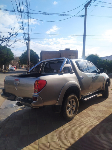 Mitsubishi L200 3.2 Cab Doble 4wd Cr 165cv Mt 2012