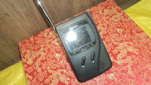 Imagem 2 de 5 de Mini Tv Portátil Casio-excelente Estado. Funcionando Pilha