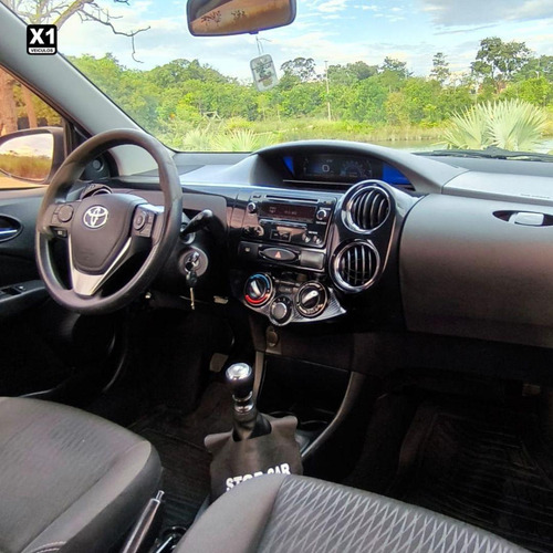 Toyota Etios Hb Xs 15 Mt