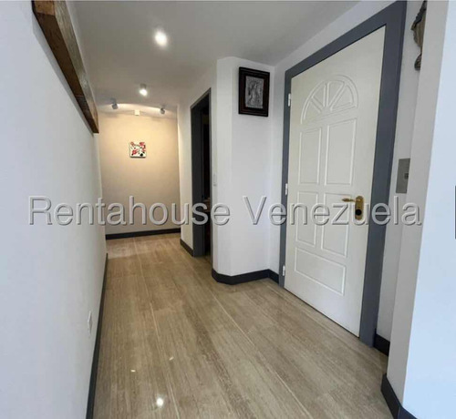 Apartamento En Venta. Urb. Campo Alegre. Cdo 25-14958